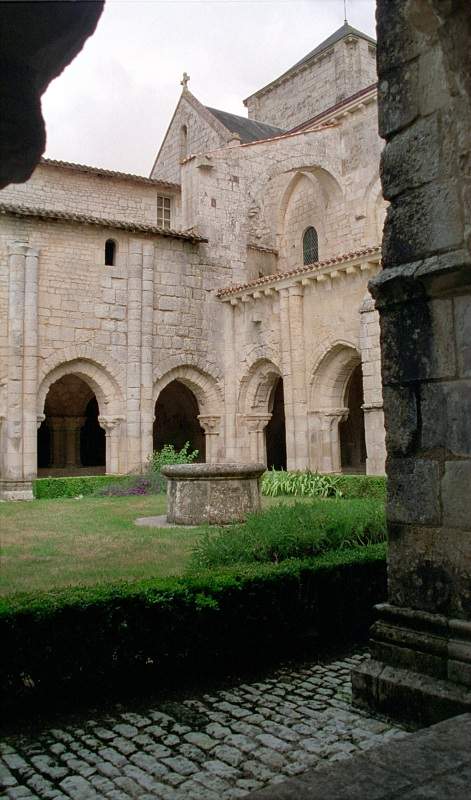 Abbaye Royale de Nieul sur l'Autise