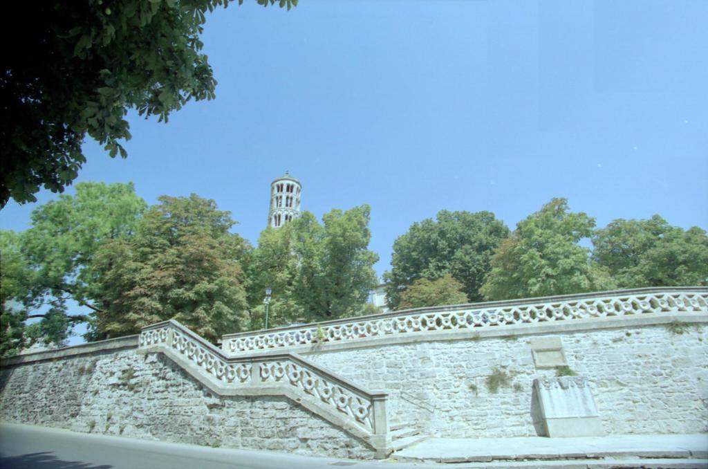 Saint-Théodorit Saint-Etienne Fenestrelle d'Uzes