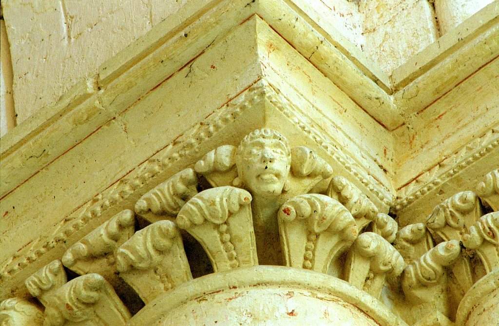 Abbaye_Saint_Junien_de_Nouaille_Mauperthuis_2941-0032.jpg