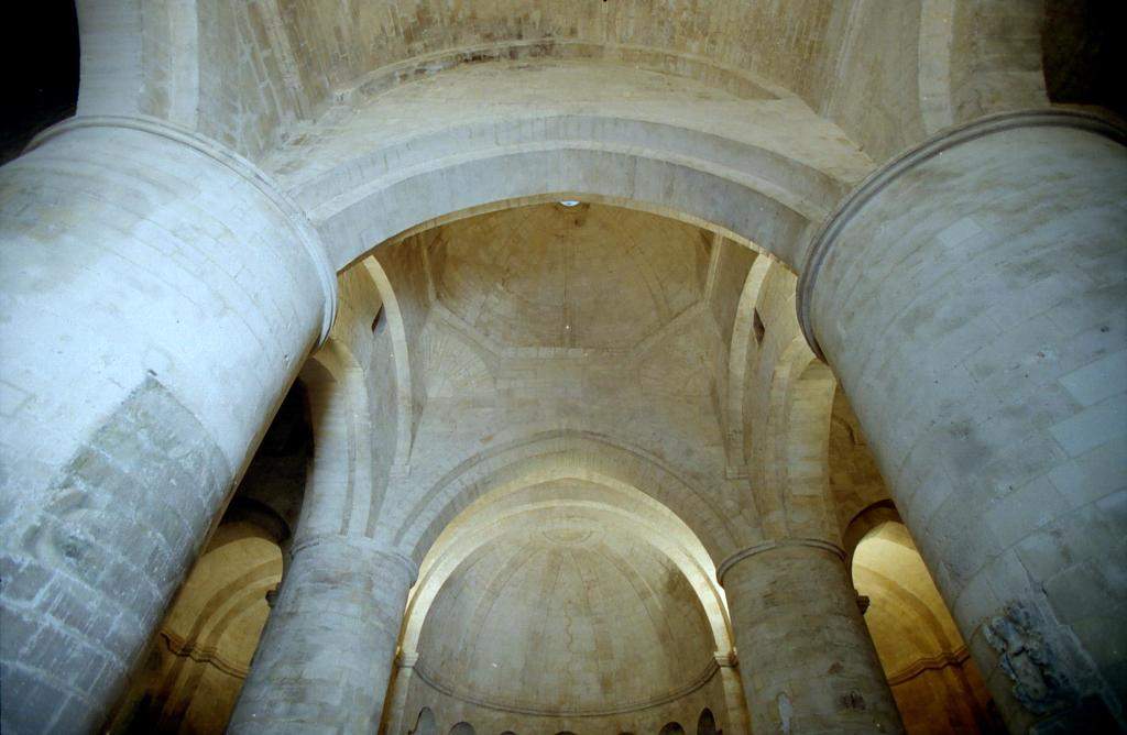Arles-StHonoratdesAlyscamps-7638-0001.jpg