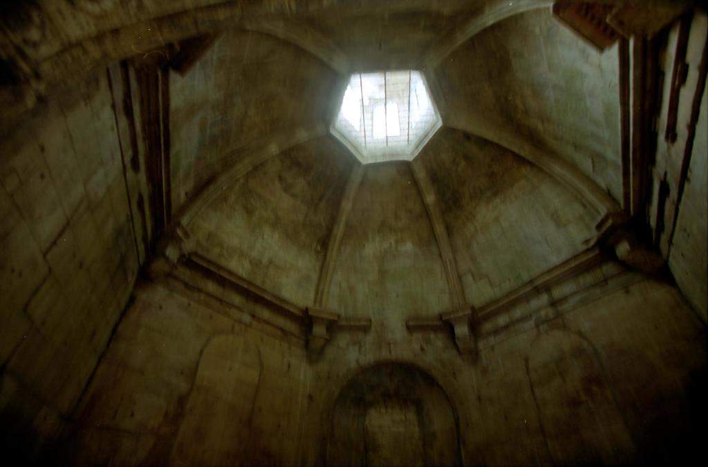 Arles-StHonoratdesAlyscamps-7638-0002.jpg