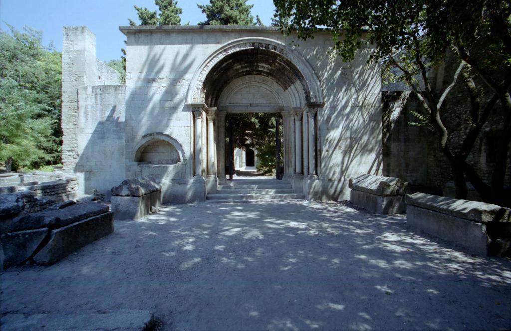 Arles-StHonoratdesAlyscamps-7638-0005.jpg