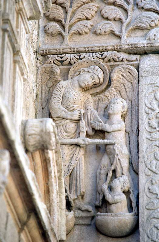 Arles-StTrophime-Facade-7619-0002.1.jpg