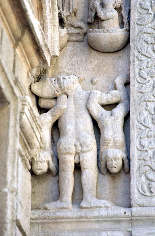 Arles-StTrophime-Facade-7619-0003.1.jpg