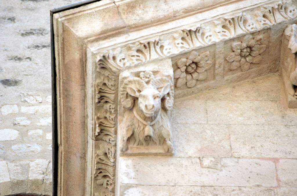 Arles-StTrophime-Facade-7619-0014.1.jpg