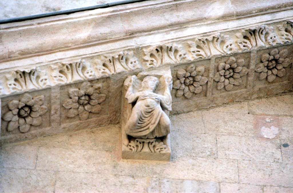 Arles-StTrophime-Facade-7619-0015.1.jpg