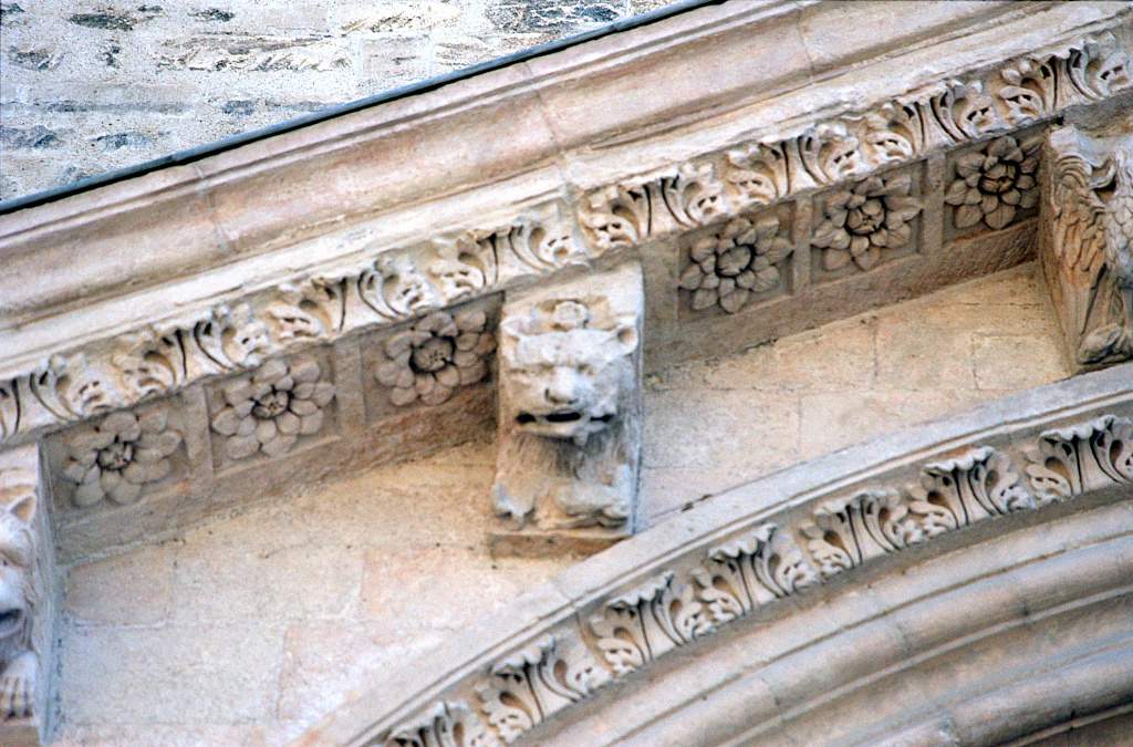 Arles-StTrophime-Facade-7619-0017.1.jpg