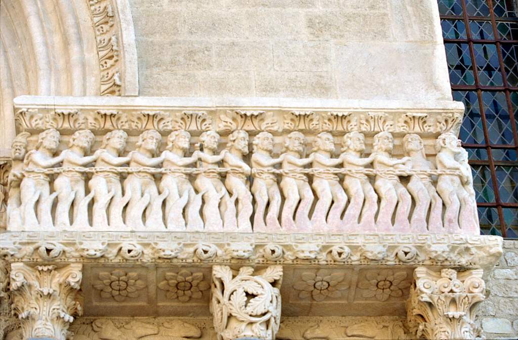 Arles-StTrophime-Facade-7621-0014.1.jpg