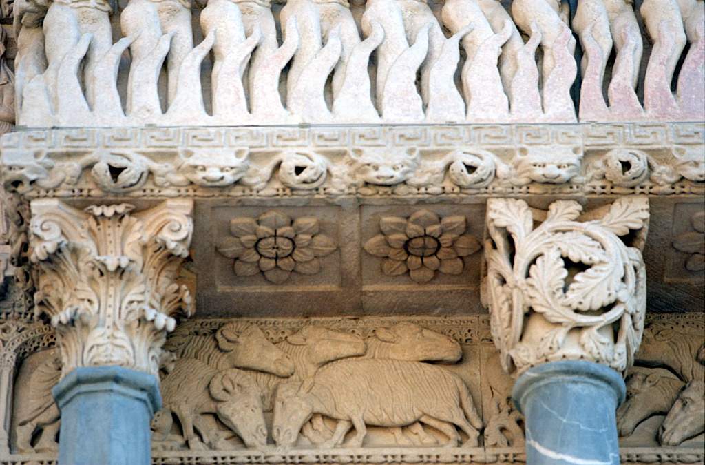 Arles-StTrophime-Facade-7621-0016.1.jpg