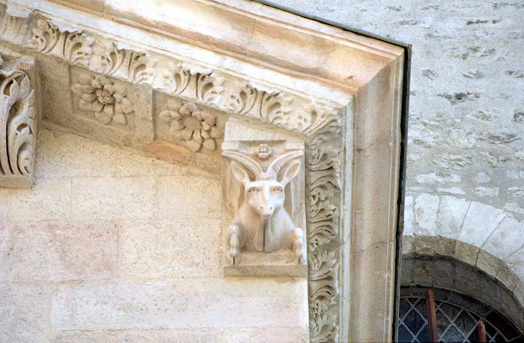 Arles-StTrophime-Facade-7621-0021.1.jpg