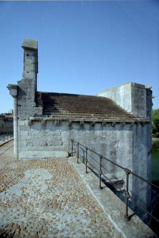 Avignon-Saint_Benezet-7627-0034.jpg