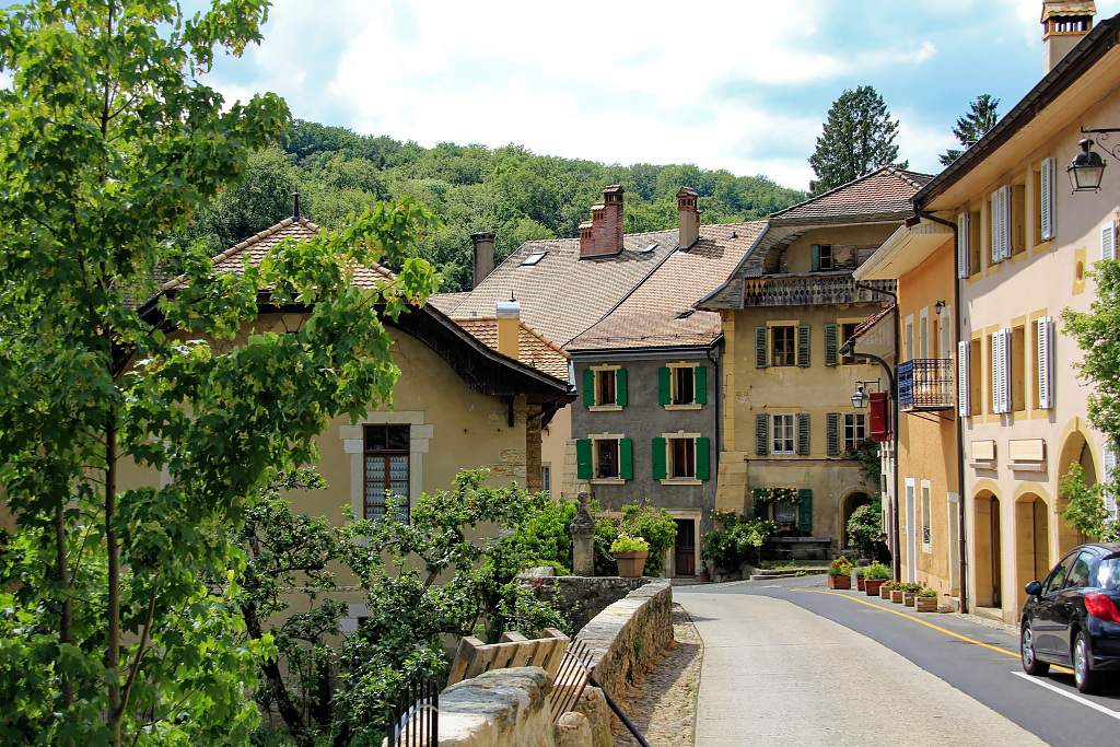 CH-Romainmotier-Abbaye-E550_2011-05-22_000001_0000.jpg