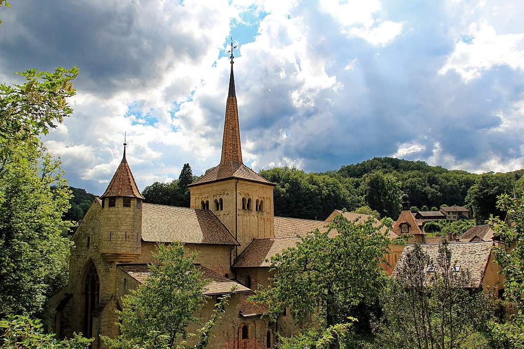 CH-Romainmotier-Abbaye-E550_2011-05-22_000004_0000.jpg