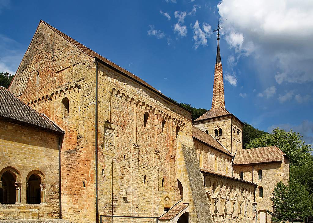 CH-Romainmotier-Abbaye-E550_2011-05-22_00016_0000.jpg