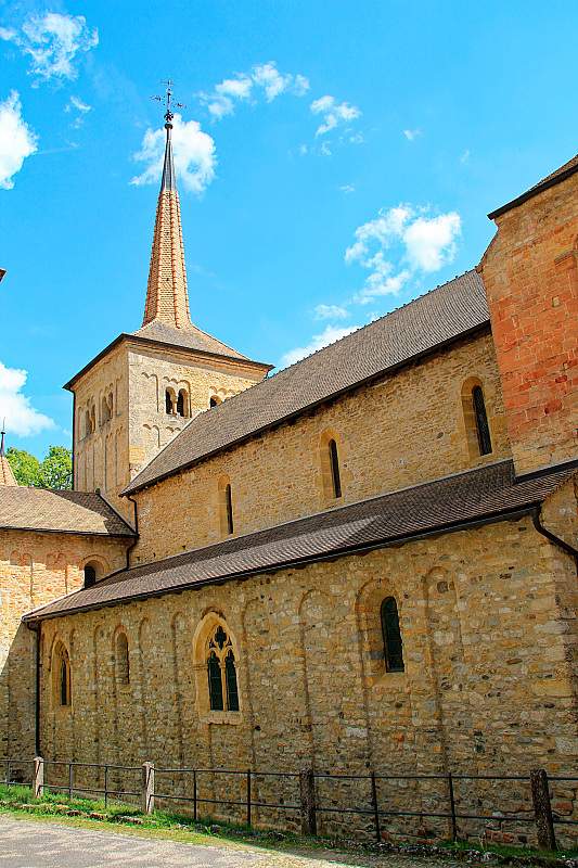 CH-Romainmotier-Abbaye-E550_2011-05-22_00018_0000.jpg
