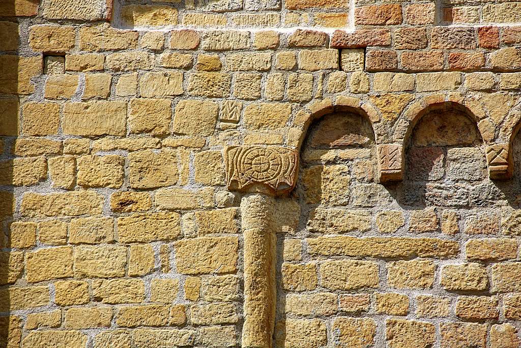 CH-Romainmotier-Abbaye-E550_2011-05-22_00029_0000.jpg