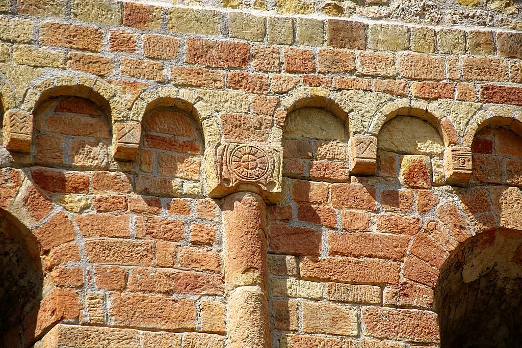 CH-Romainmotier-Abbaye-E550_2011-05-22_00031_0000.jpg