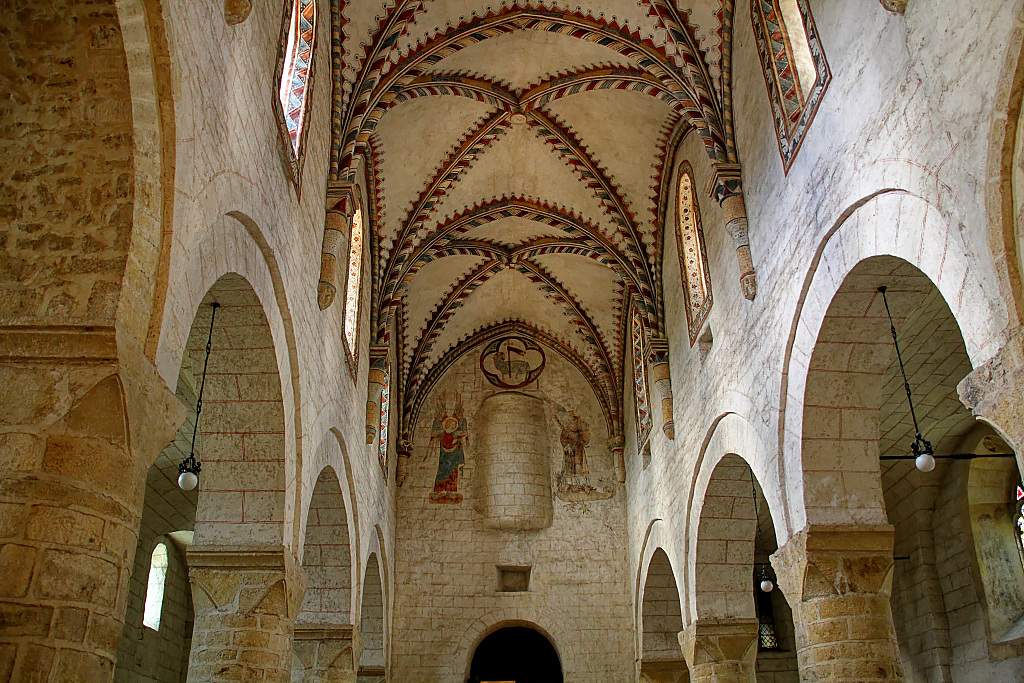 CH-Romainmotier-Abbaye-E550_2011-05-22_00035_0000.jpg