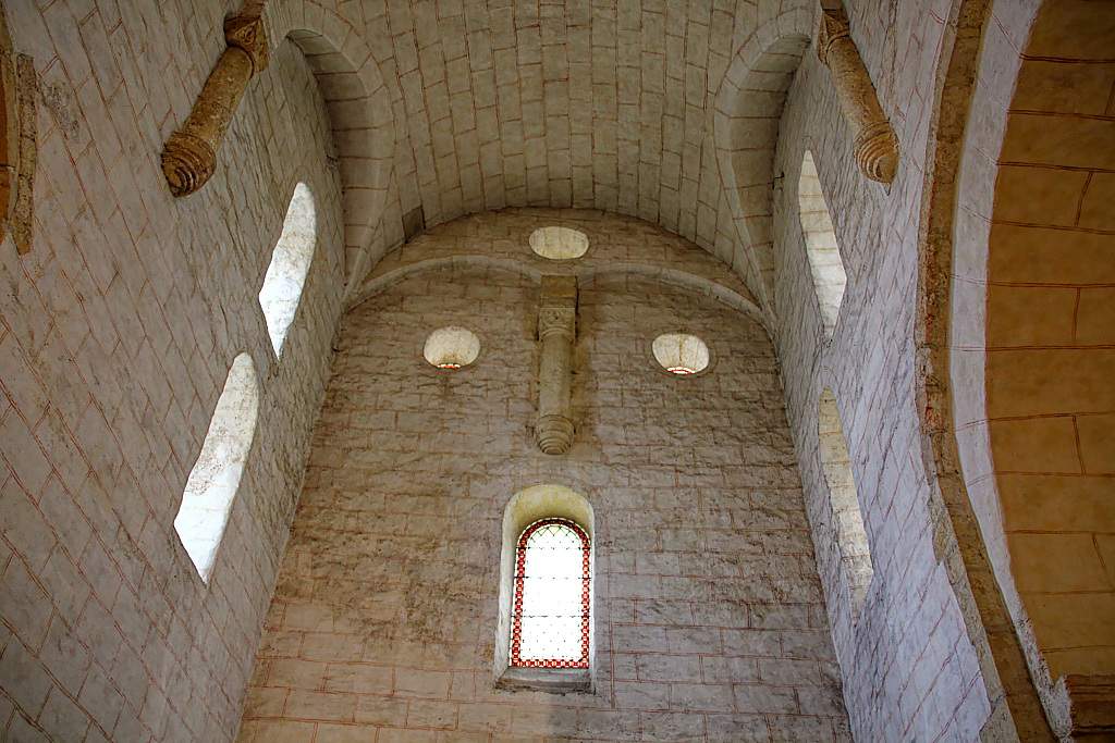 CH-Romainmotier-Abbaye-E550_2011-05-22_00036_0000.jpg