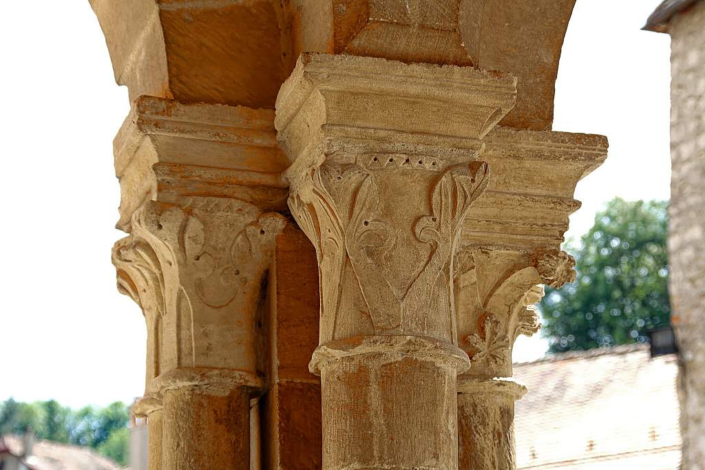 CH-Romainmotier-Abbaye-E550_2011-05-22_00065_0000.jpg