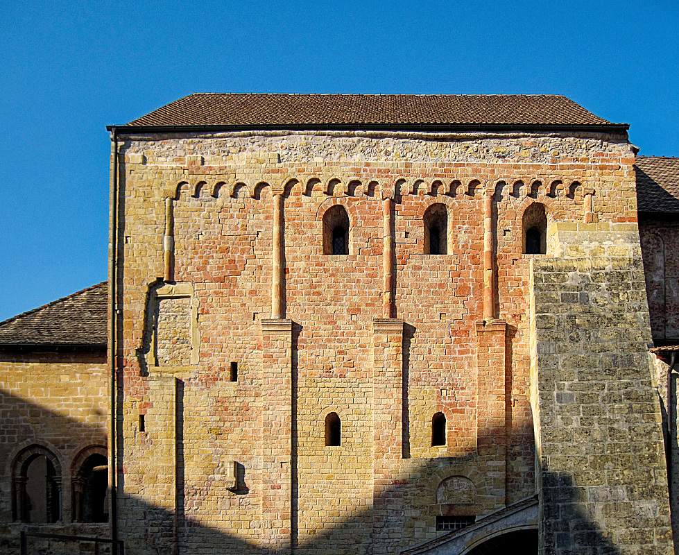 CH-Romainmotier-Abbaye-i980_2010-03-12_00027_0000.jpg