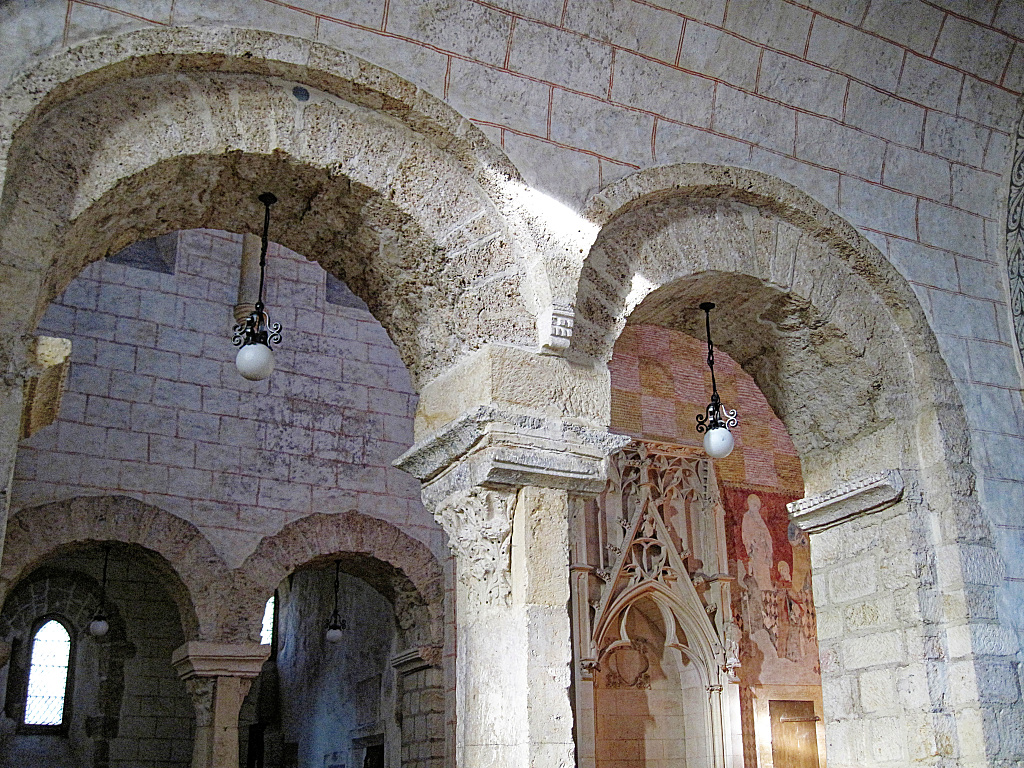 CH-Romainmotier-Abbaye-i980_2010-03-12_00042_0000.jpg