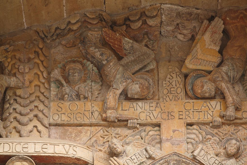 FR-Conques-Sainte_Foy-E5D_2011-07-12_0417.jpg