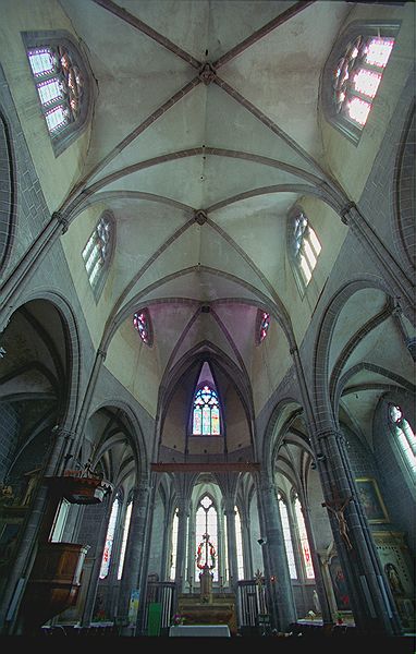 FR-Ennezat-Saint_Victor_et_Sainte_Couronne-4646-0011.jpg