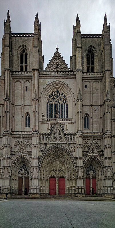 FR-Nantes-Saint_Pierre_et_Saint_Paul-IMG_20170405_113759_DxO.jpg