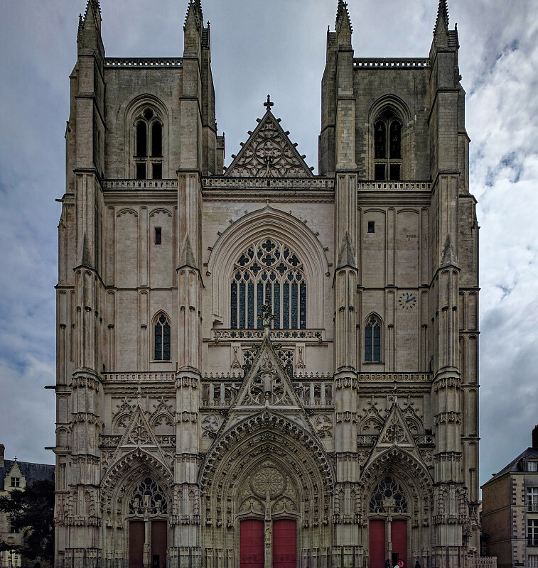 FR-Nantes-Saint_Pierre_et_Saint_Paul-IMG_20170405_121120_DxO.jpg