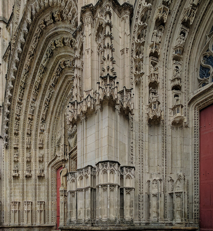 FR-Nantes-Saint_Pierre_et_Saint_Paul-IMG_20170405_122817_DxO.jpg