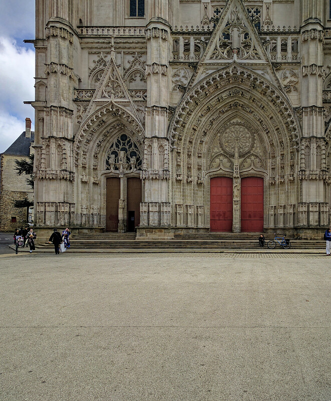 FR-Nantes-Saint_Pierre_et_Saint_Paul-IMG_20170405_122850_DxO.jpg