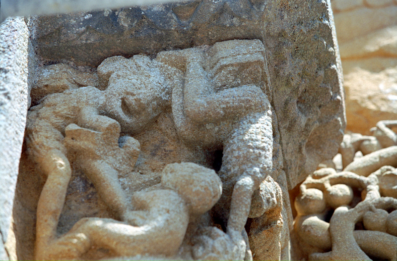 FR-Neuilly_en_Donjon-Sainte_Marie_Madeleine-7314-0018.jpg