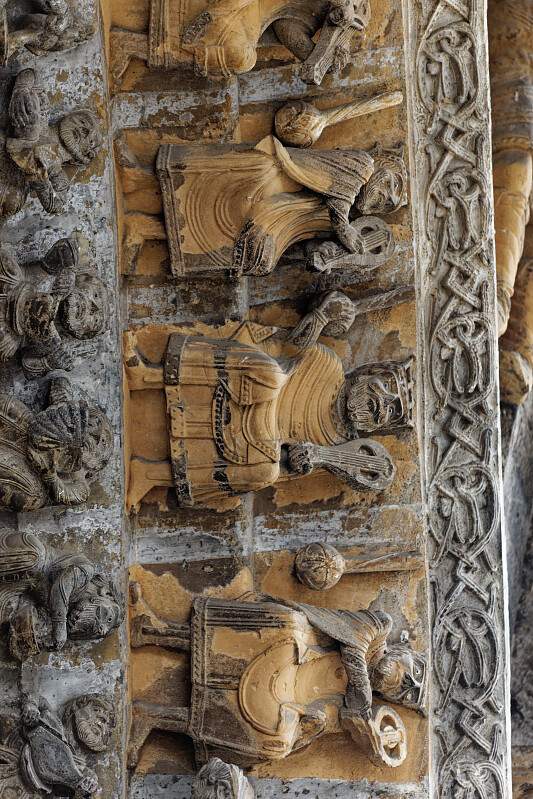 FR-Oloron_Sainte_Marie-Sainte_Marie_d_Oloron-E6D_2021-07-31_4662.jpg