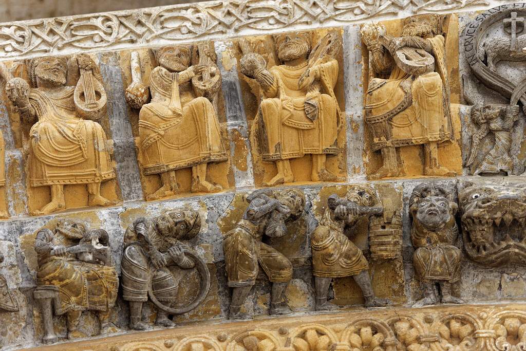 FR-Oloron_Sainte_Marie-Sainte_Marie_d_Oloron-E6D_2021-07-31_4700.jpg