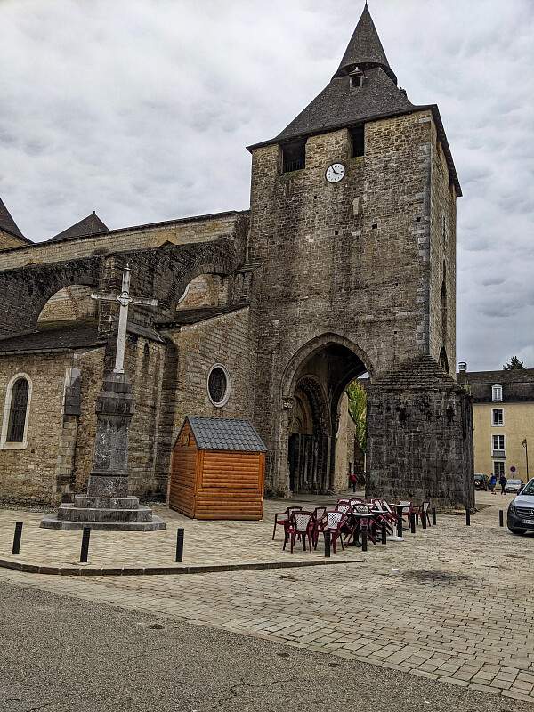 FR-Oloron_Sainte_Marie-Sainte_Marie_d_Oloron-P3XL_2021-07-31_2021.jpg