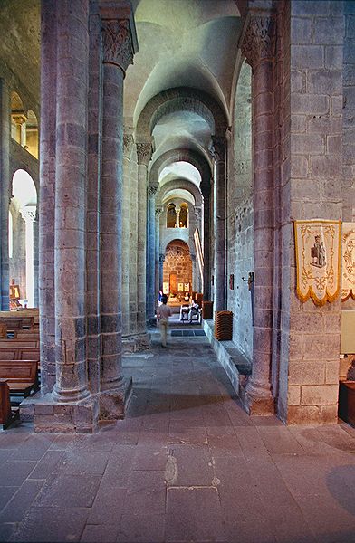 FR-Orcival-Notre_Dame-4681-0013.jpg