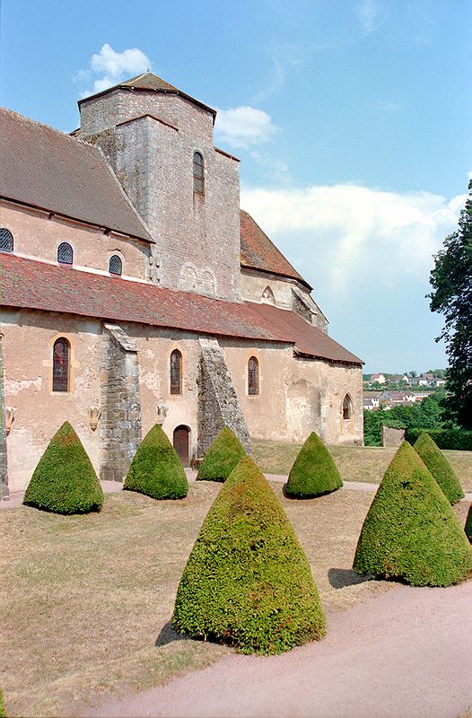 FR-Perrecy_les_Forges-Saint_Pierre_et_Saint_Benoit-7311-0001.jpg