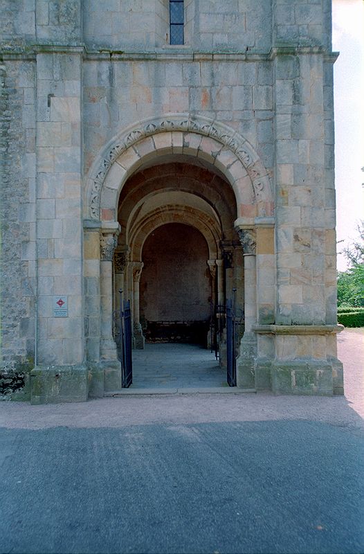 FR-Perrecy_les_Forges-Saint_Pierre_et_Saint_Benoit-7323-0016.jpg