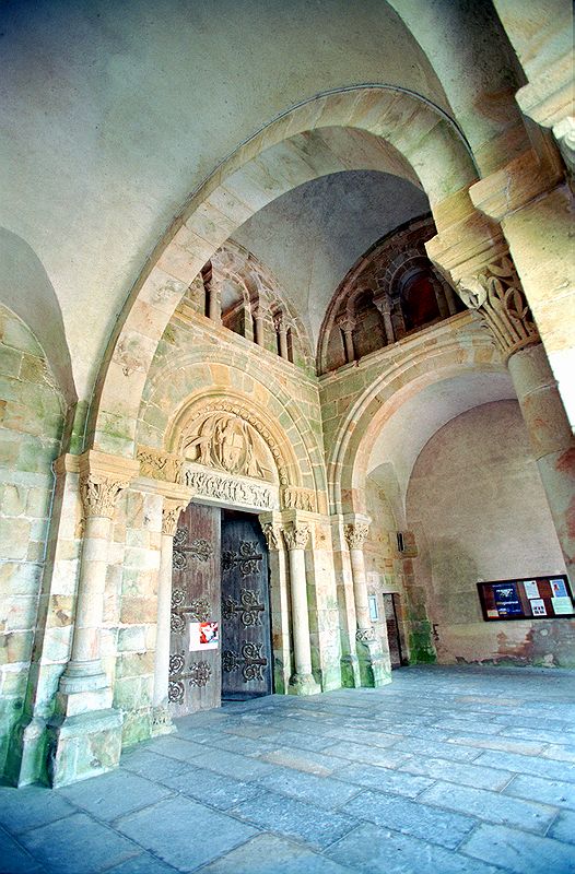 FR-Perrecy_les_Forges-Saint_Pierre_et_Saint_Benoit-7323-0019.jpg