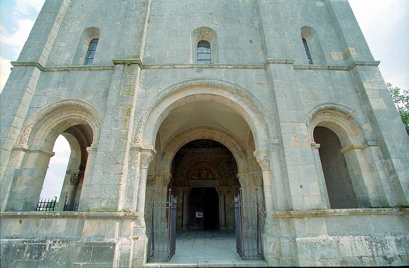 FR-Perrecy_les_Forges-Saint_Pierre_et_Saint_Benoit-7323-0023.jpg
