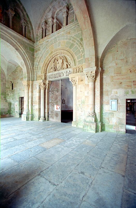 FR-Perrecy_les_Forges-Saint_Pierre_et_Saint_Benoit-7323-0025.jpg