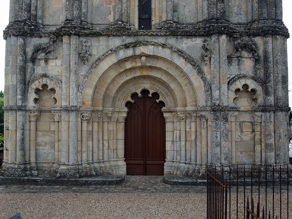 Saint Pierre de Petit Palais