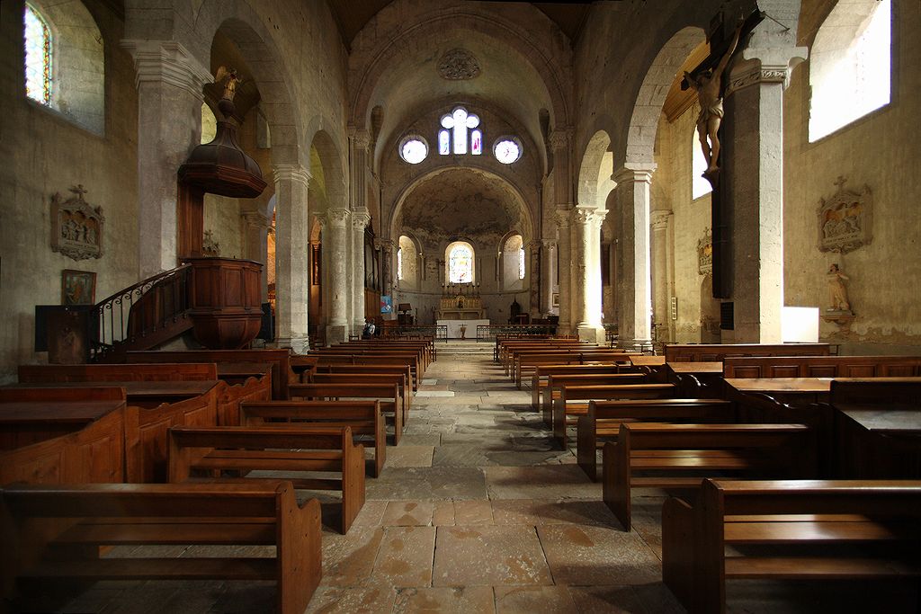 FR-Saint_Chef-Notre_Dame-E5D_2011-08-11_1708_pt.jpg