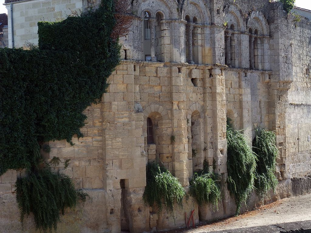 Collégiale et chapelle de la Trinité de Saint Emilion 