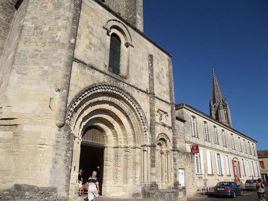 Collégiale et chapelle de la Trinité de Saint Emilion 