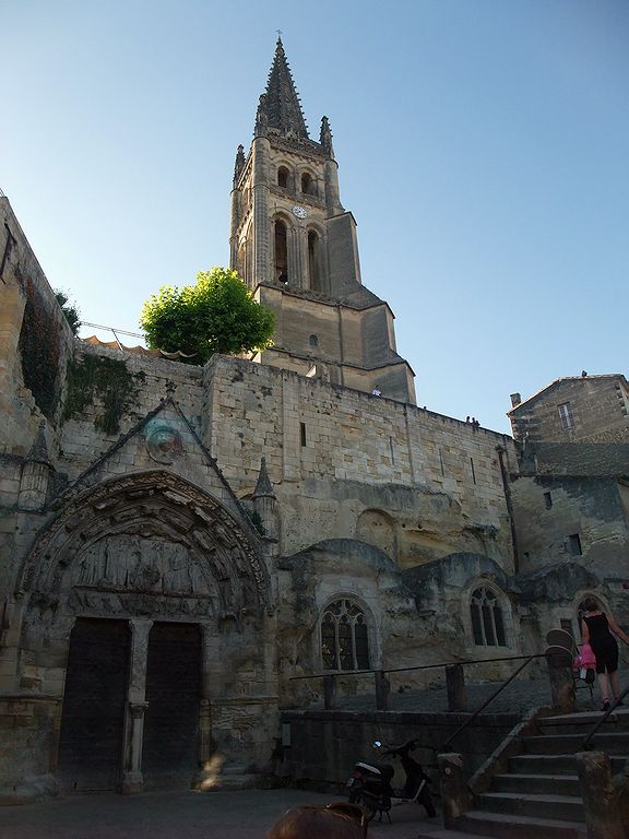 Collégiale et chapelle de la Trinité de Saint Emilion 