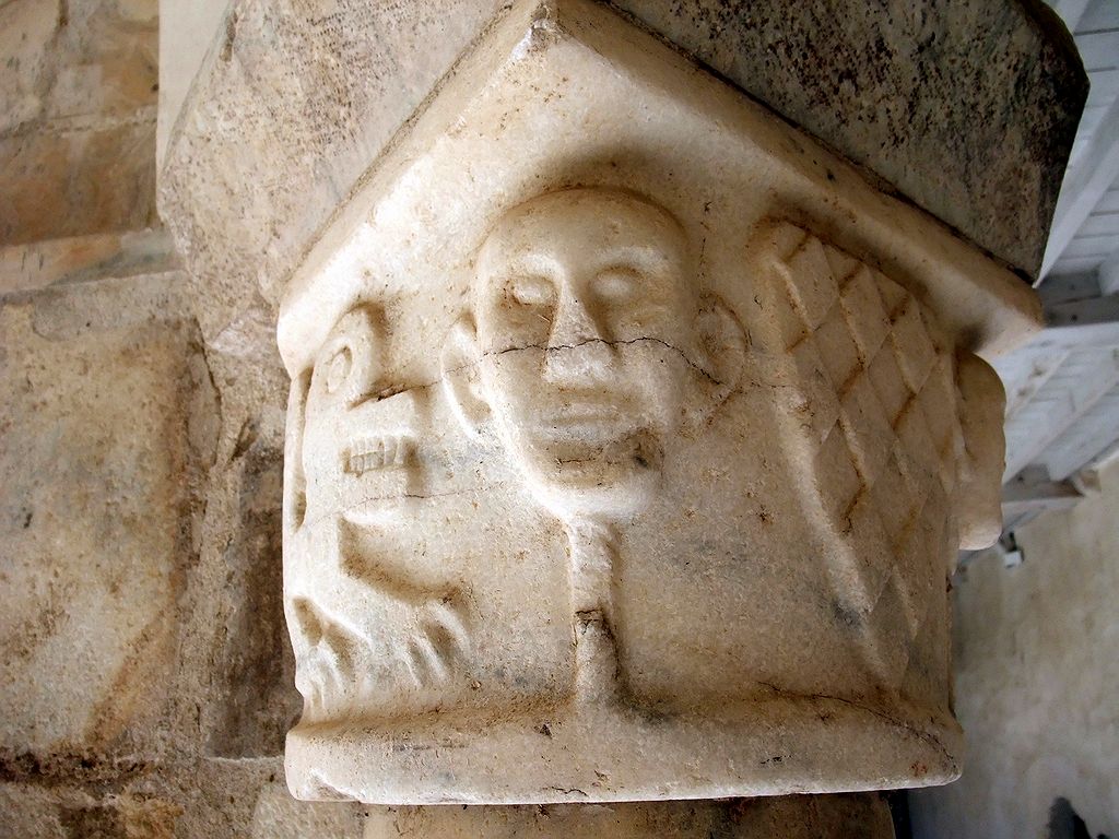 FR-Saint_Genis_des_fontaines-Saint_Michel-f100_2008-08-16_2281_pt.jpg