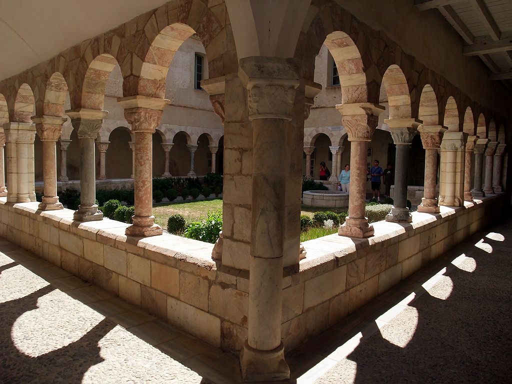 FR-Saint_Genis_des_fontaines-Saint_Michel-f100_2008-08-16_2285_pt.jpg