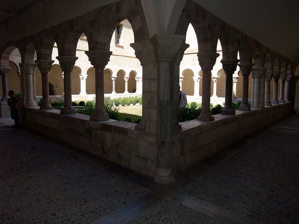 FR-Saint_Genis_des_fontaines-Saint_Michel-f100_2008-08-16_2336_pt.jpg